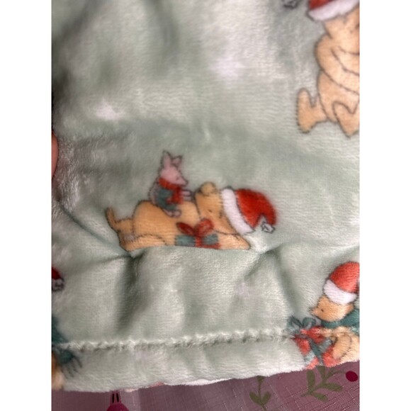 Winnie the Pooh Christmas Baby Blanket - Picture 4 of 4